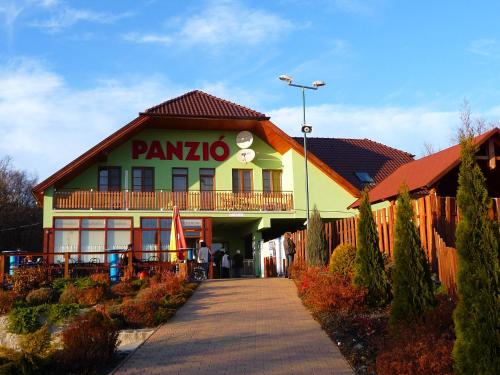 Panoráma Panzió - Accommodation - Matrafured