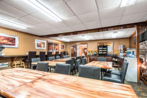 Econo Lodge Rutland City near Hwy 7 – Rutland, VT