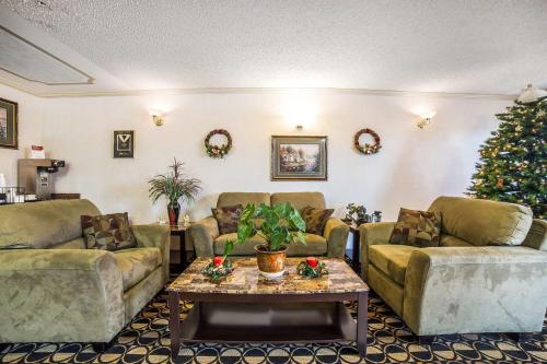 Fairbridge Inn Sunnyside - 로비