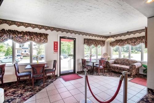 Econo Lodge Brattleboro - main image