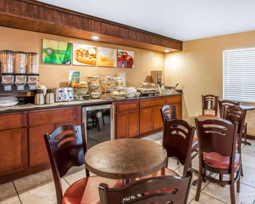 Quality Inn Okanogan - image 2