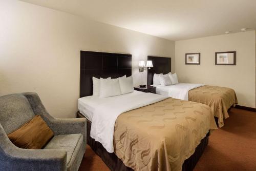 Standard Queen Room with Two Queen Beds- Non-Smoking