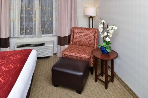 Comfort Suites Airport Tukwila Seattle