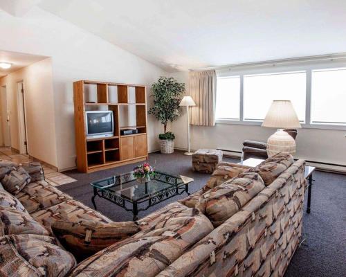 Quality Inn & Suites Bremerton near Naval Shipyard - main image
