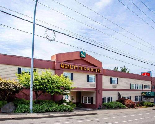 Quality Inn & Suites Bremerton near Naval Shipyard - Hotel - Bremerton