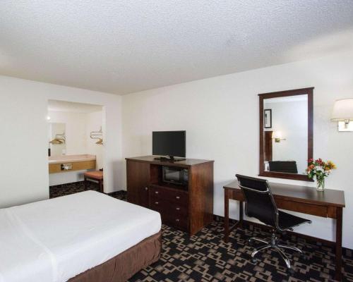 MorningGlory Inn & Suites