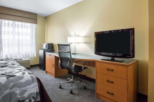 Sleep Inn & Suites Sheboygan I-43