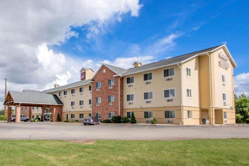 . Comfort Suites Wisconsin Dells Area