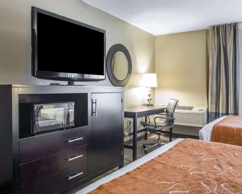 Holiday Inn Express & Suites HAYWARD