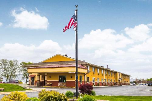 Quality Inn - Hotel - Janesville