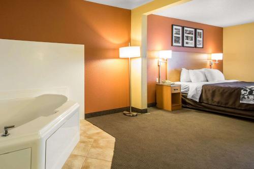 Sleep Inn & Suites Sheboygan I-43