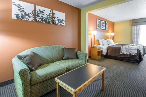 Sleep Inn & Suites Sheboygan I-43