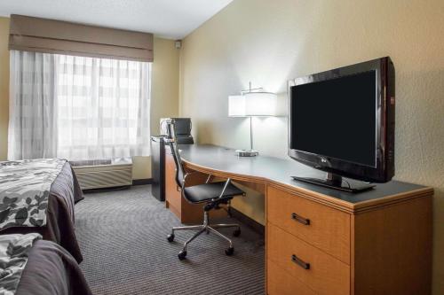 Sleep Inn and Suites Sheboygan I 43