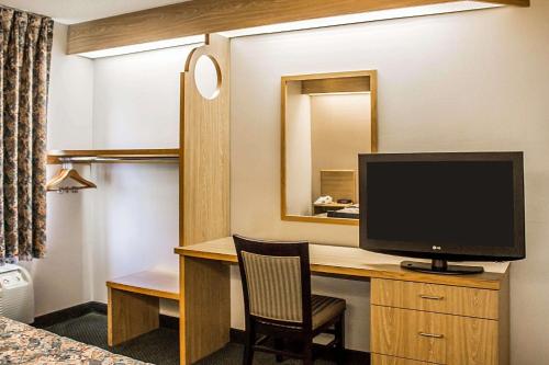 Queen Room - Disability Access/Non-Smoking