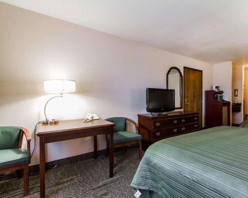 Quality Inn & Suites Stoughton - Madison South