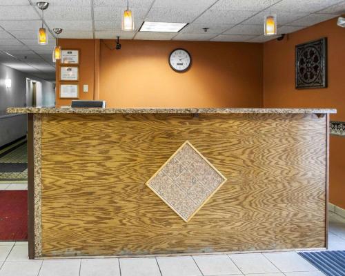 Rodeway Inn & Suites Milwaukee Airport