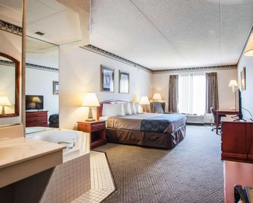 Rodeway Inn & Suites Milwaukee