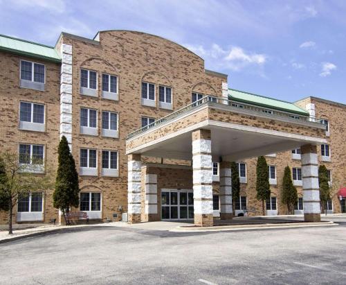 Comfort Inn & Suites Grafton-Cedarburg in Grafton, USA
