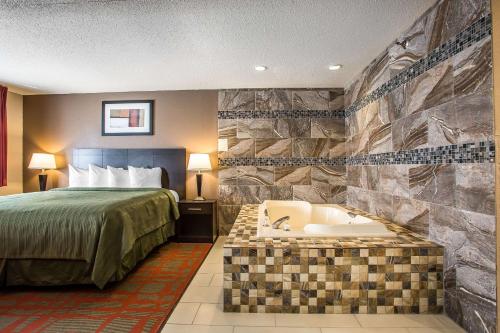 Quality Inn & Suites West Bend in Lääne Bend (WI)