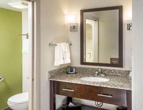 Sleep Inn & Suites Cross Lanes - South Charleston - image 4