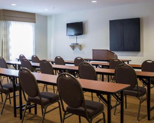 Sleep Inn & Suites Moundsville - main image
