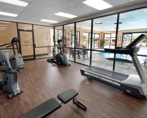 Fitness center, Comfort Suites Parkersburg South in Mineral Wells (WV)