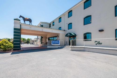 Rodeway Inn & Suites in Charles Town, USA