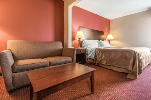 Quality Inn & Suites - image 2