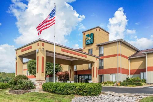 Quality Inn & Suites Lawrenceburg