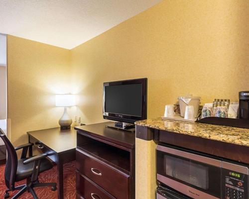 Comfort Suites Airport Wichita