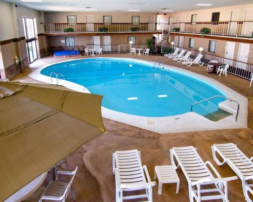 Knights Inn & Suites Emporia - image 6