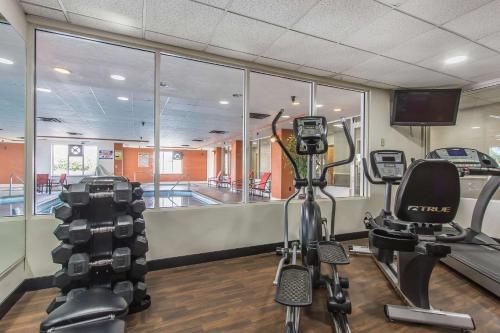 Comfort Suites Richmond - image 25