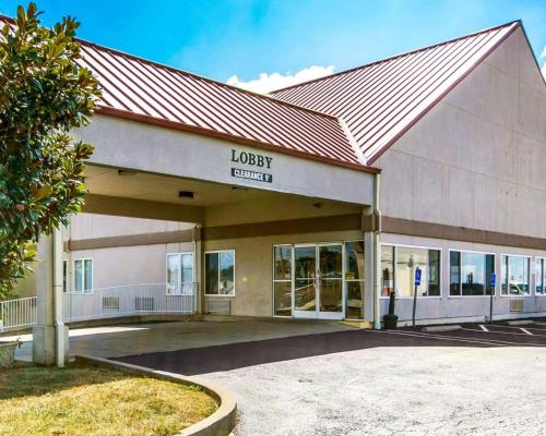 Quality Inn & Suites in Elizabethtown, USA