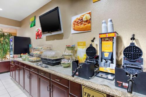 Quality Inn & Suites Benton - Draffenville