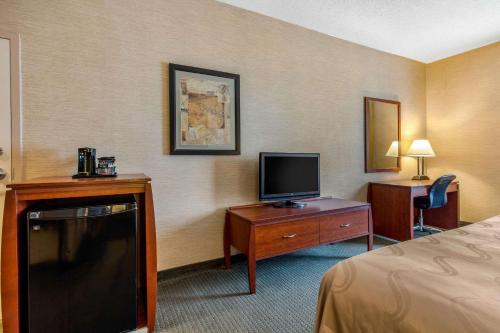 Quality Inn & Suites Benton - Draffenville