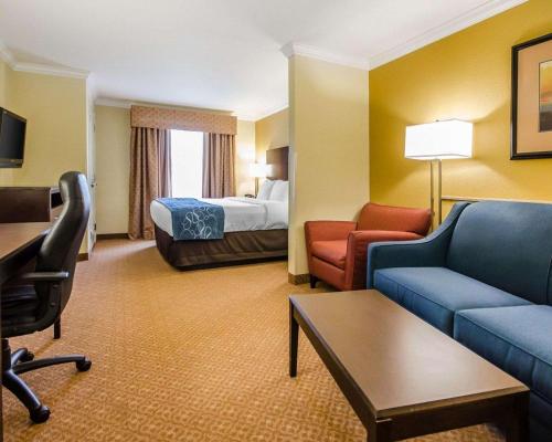 Comfort Suites