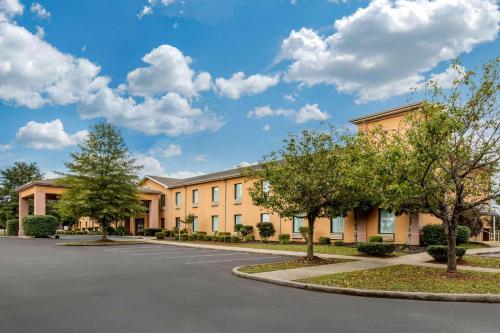 Quality Inn & Suites Benton - Draffenville