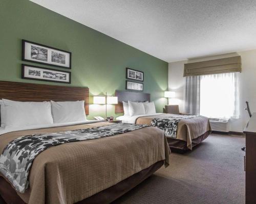 2 queen beds