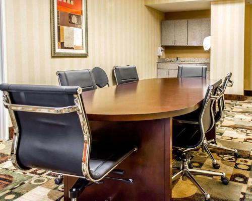 Comfort Inn and Suites Franklin - image 6