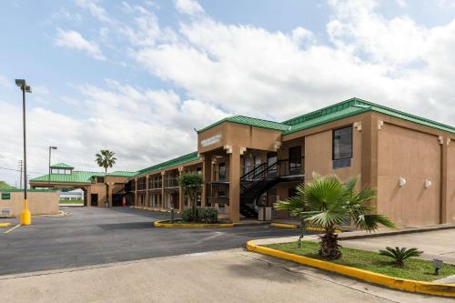 Quality Inn Alexandria - image 9