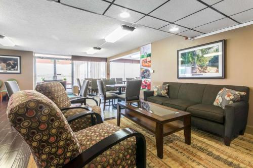 Quality Inn & Suites Horse Cave