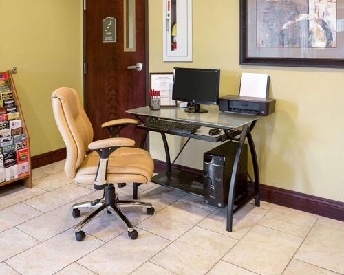 コンフォート スイーツ ハーベイ ニューオーリンズ ウェスト