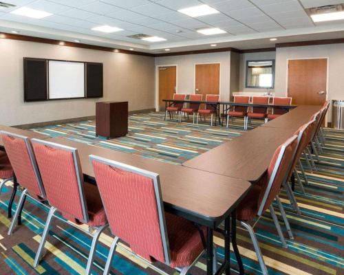 Comfort Suites Bossier City - image 10