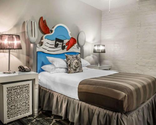 One Bedroom Suite  image 3