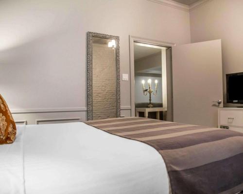 Two Bedroom Suite image 6