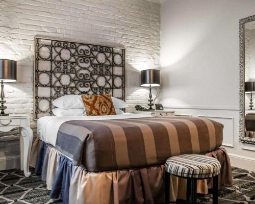 Two Bedroom Suite image 9