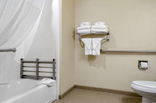 Comfort Inn & Suites Covington - Mandeville