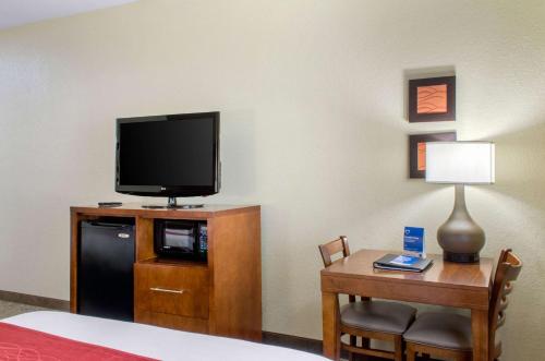 Comfort Inn & Suites Covington - Mandeville