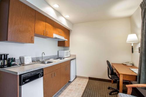 Quality Inn & Suites Federal Way