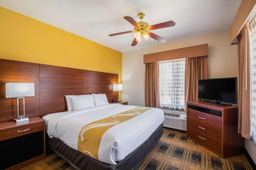 Quality Inn & Suites - image 5
